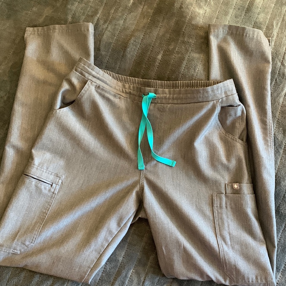 Figs m/t yola skinny scrub pants, gray